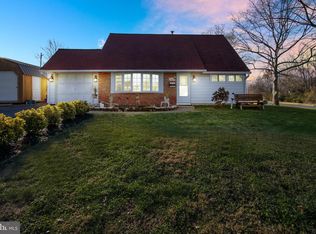 2 Quest Rd, Levittown, PA 19057