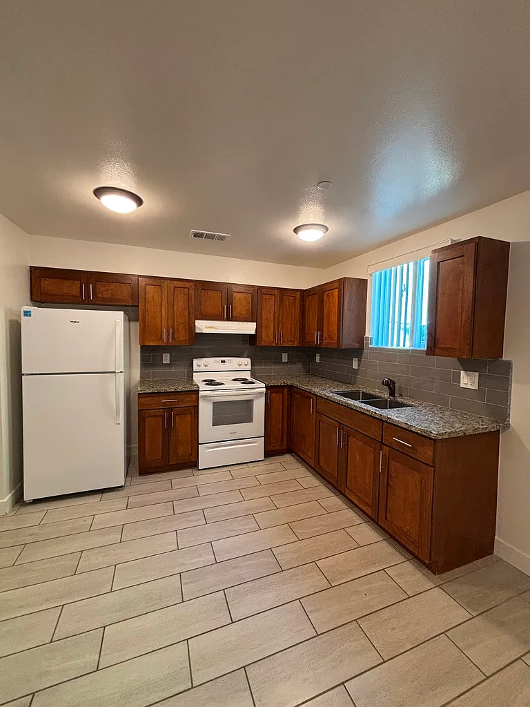 3 bed, 1238 sqft, $3,650 — Photo 4