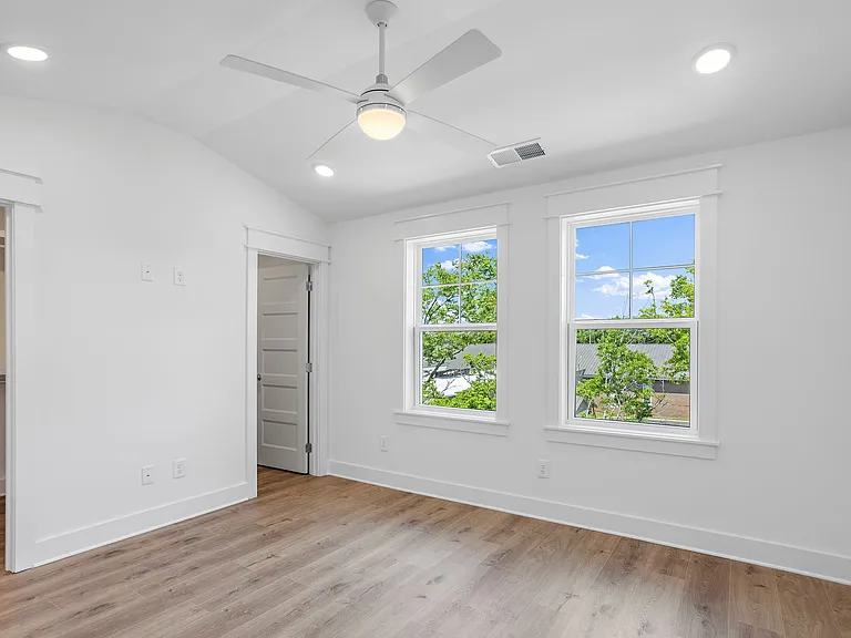 2036 Maple View Ln — Photo 18