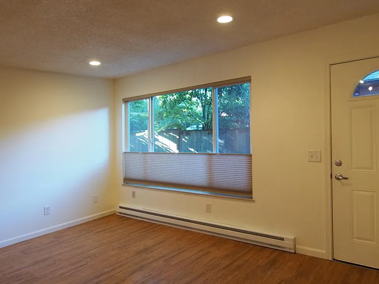 7427 NE 6th Ave — Photo 10