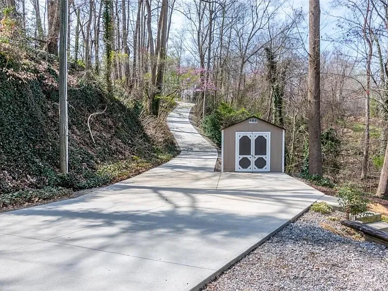 Overlook Dr — Photo 15