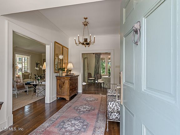 3rd image of 1830 AVONDALE Circle