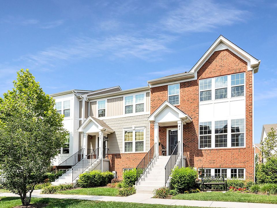 1st image of 41 Nicholas Dr W