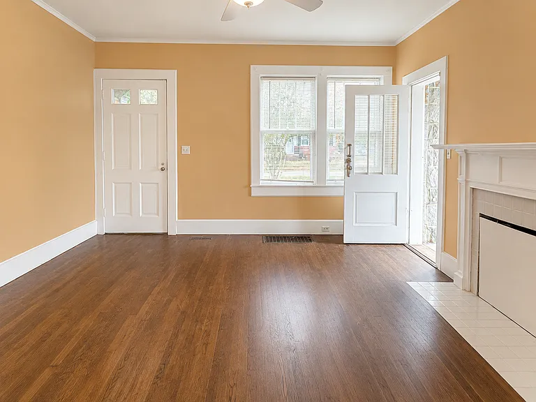 106 Chalmers St — Photo 3