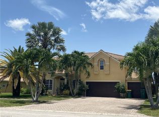 2172 Grove Dr, Naples, FL 34120