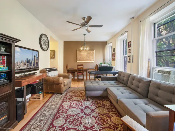 254 West 25th Street image 3 of 9