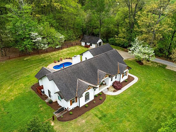 2nd image of 4410 Cabbage Dr