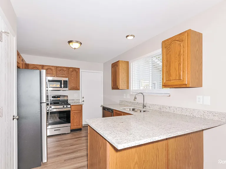 2702 Red Cedar Parc Dr S — Photo 3