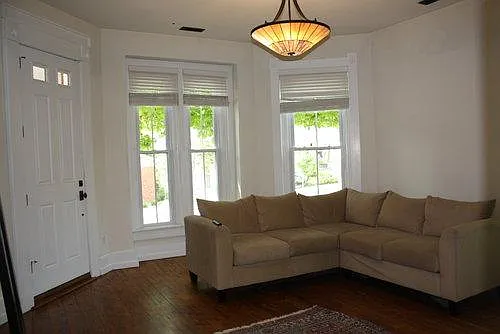 5 bed, 2700 sqft, $6,900 — Photo 3