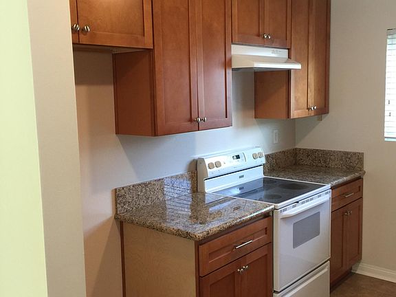 3rd image of 2554 Price Dr