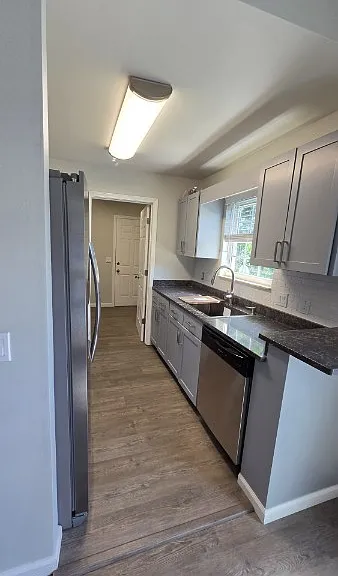 106 Newcastle Ct — Photo 4