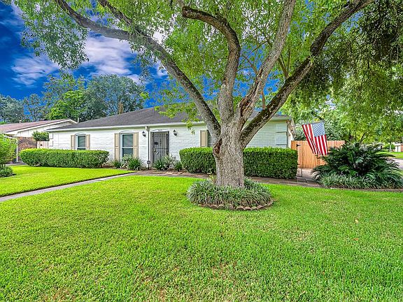 3rd image of 9423 Meadowcroft Dr