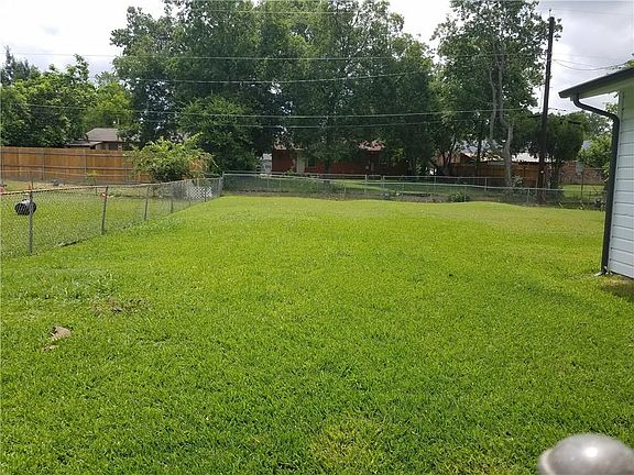 3rd image of 2020 Delano Dr