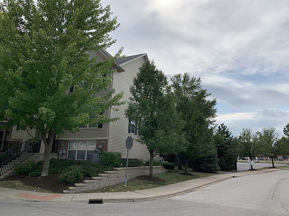 2nd image of 7 Melrose Ct Unit 7