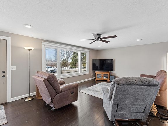 3rd image of 14303 Raven Ave