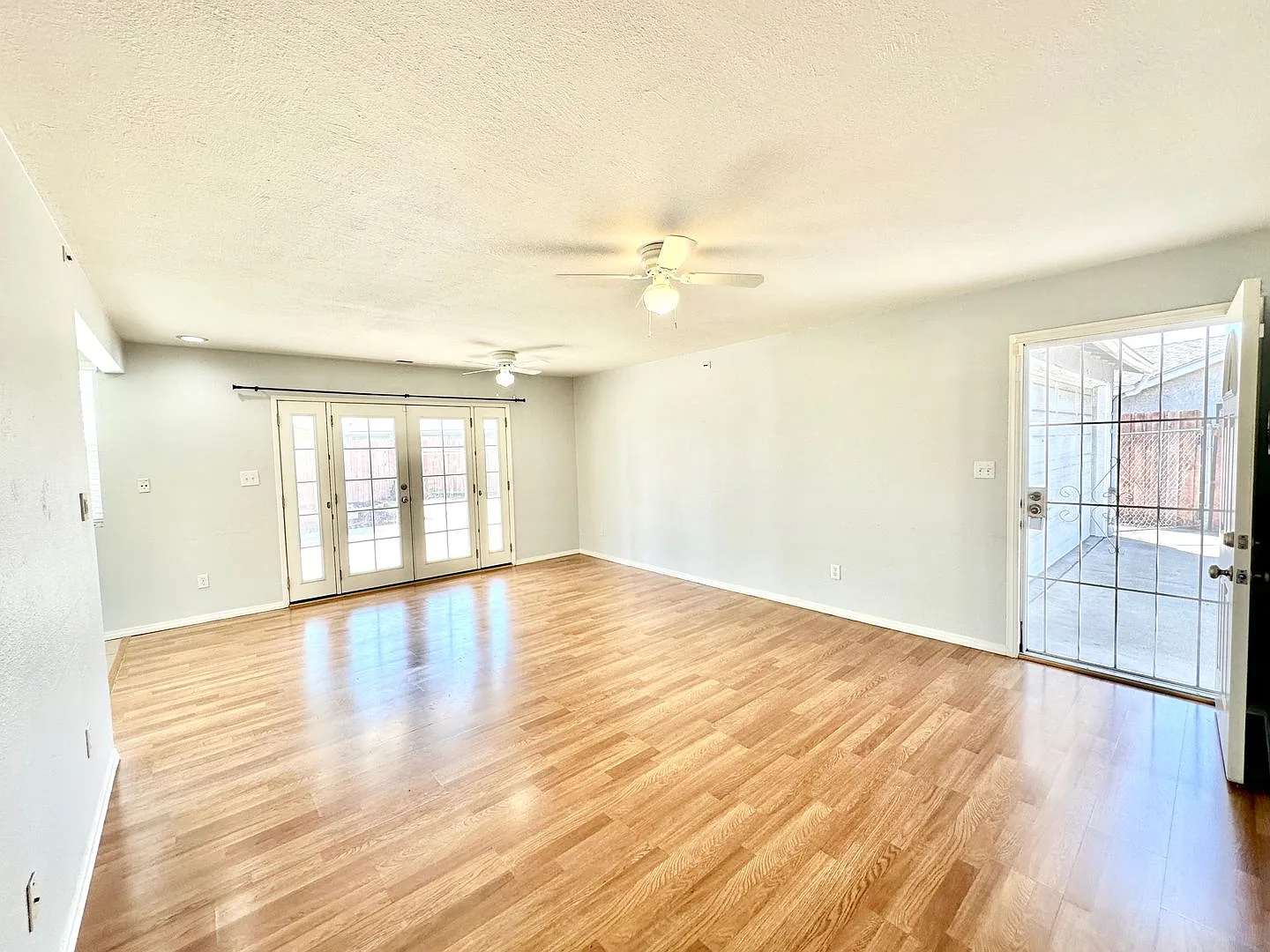 Light, Bright, and Lovely Single-Story Home, with Huge Yard Space and Ample Driveway Parking in E... — Photo 4