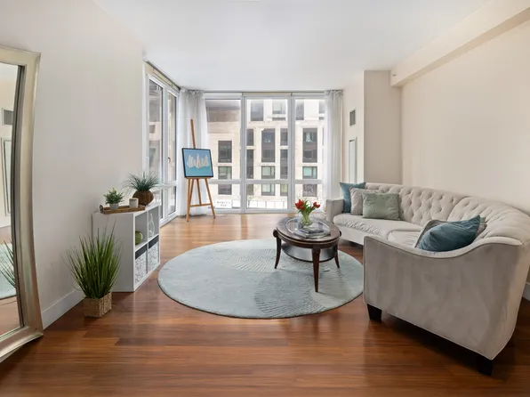 10 West End Avenue image 1 of 7