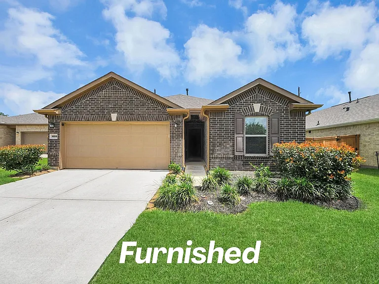 1509 Portola Dr — Photo 1