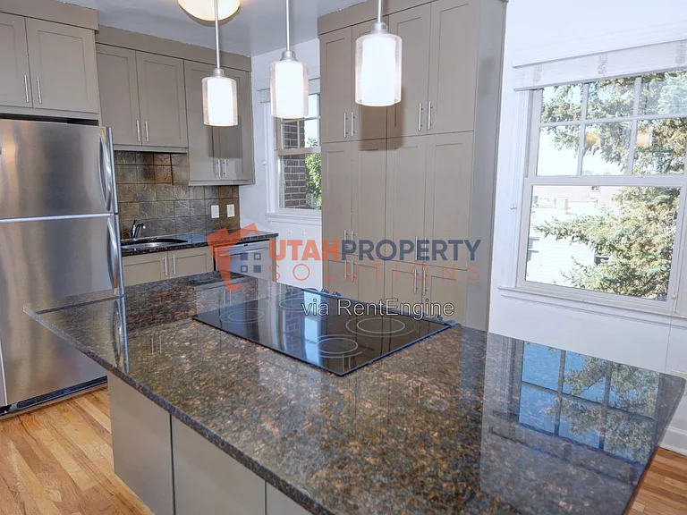 61 N T St #6 — Photo 9