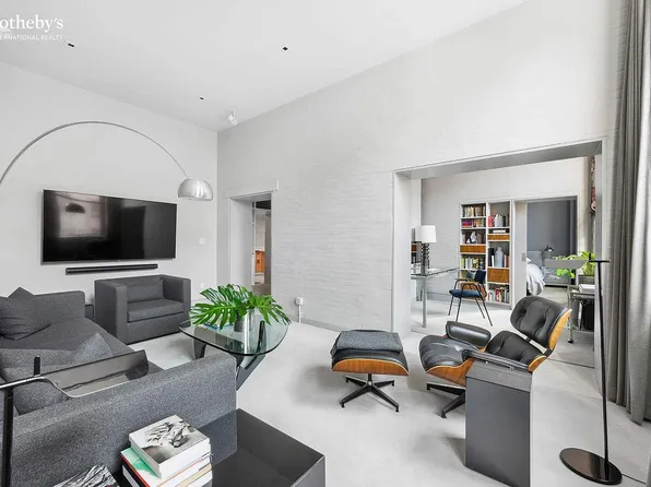 525 W 22nd St APT 2B, New York, NY 10011
