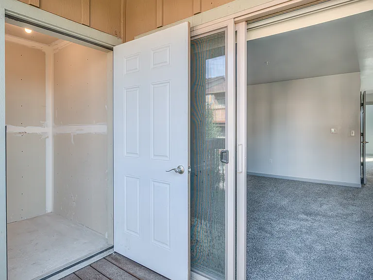 Wild Horse Mesa Apartments — Photo 31