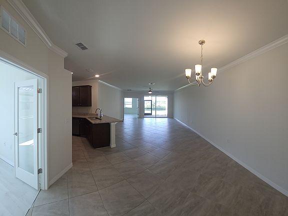 5th image of 1656 Alameda Dr