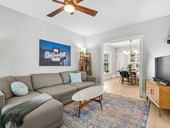 5th image of 4626 N Kilbourn Ave
