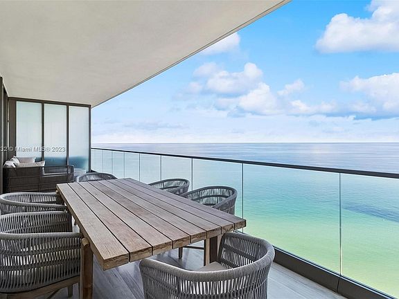 4th image of 18975 Collins Ave Unit 2403