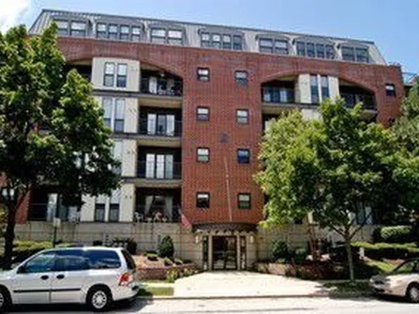 110 S Evergreen Ave, Arlington Heights, IL 60005