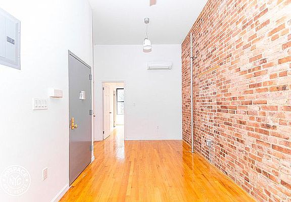 3rd image of 1442 De Kalb Ave #4S