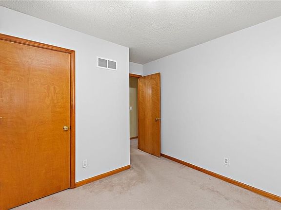 5th image of 719 NW 80th St