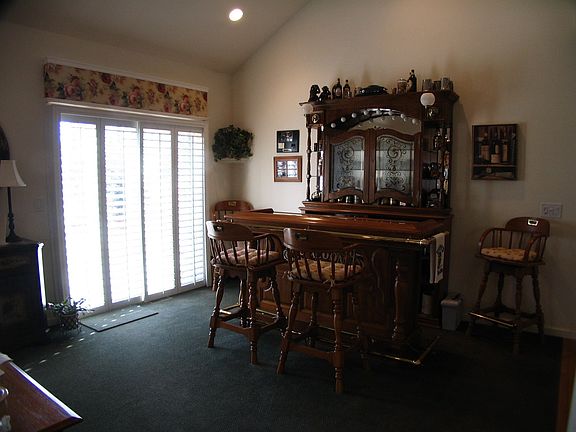 4th image of 102 Meadow Pond Cir