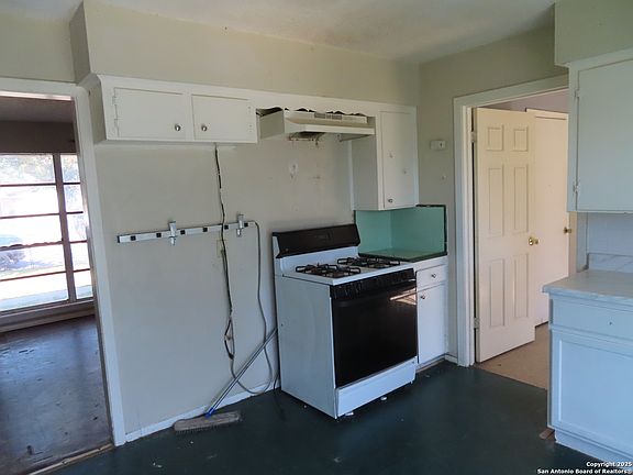 4th image of 1822 Candlelight Ln.