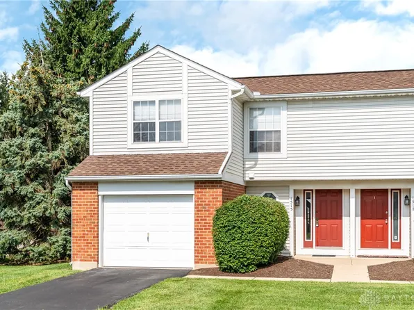 1515 Eagle Highlands Dr, Fairborn, OH 45324