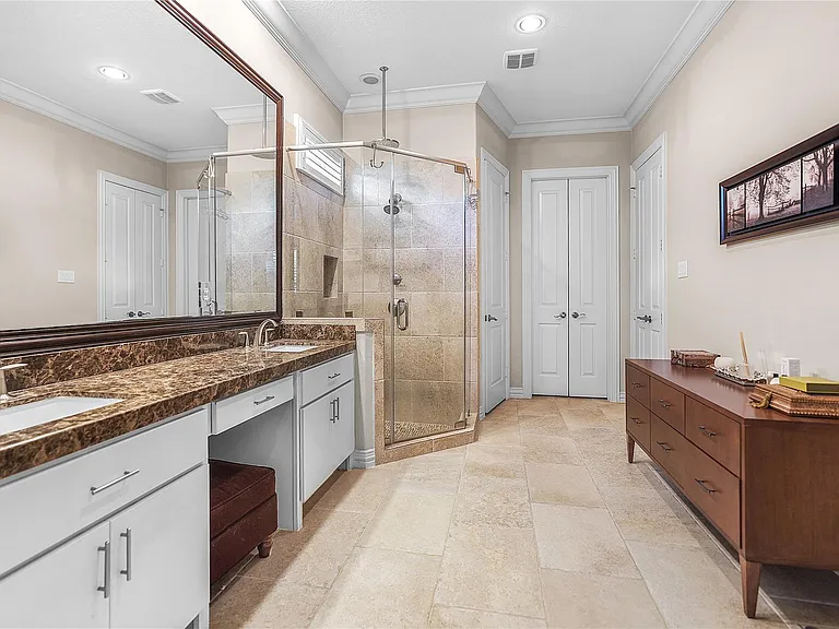 1826 Jade Hollow Ln — Photo 13