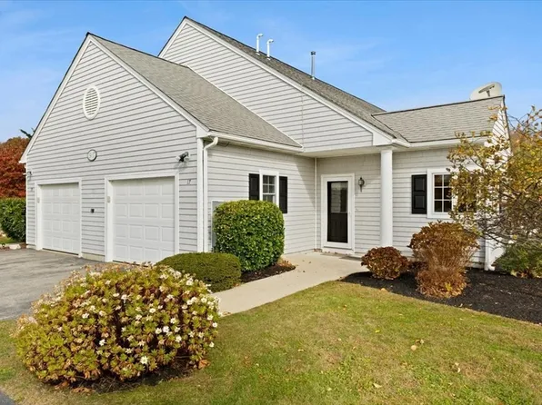 17 Village Way #17, Westport, MA 02790