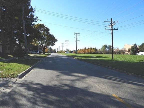 3rd image of 1421 Western Ave