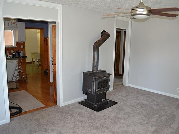 3rd image of 243 N Jefferson St