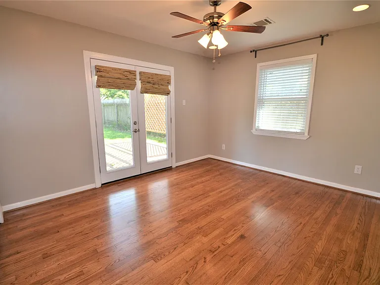 1906 Coulcrest Dr — Photo 17
