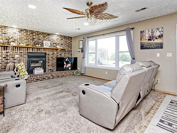 2nd image of 29828 Anthony Rd