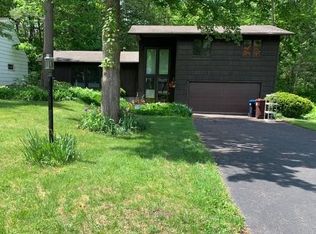 37 Pine Knoll Dr, Rochester, NY 14624