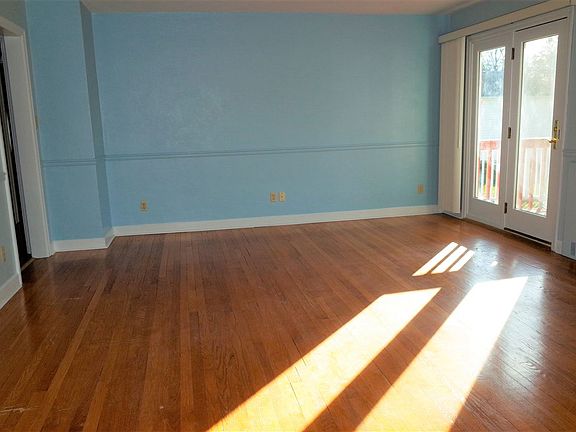 3rd image of 1622 Deborah Ave