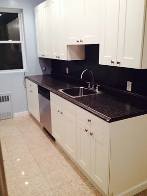 Rented by Halvatzis Realty | media 23