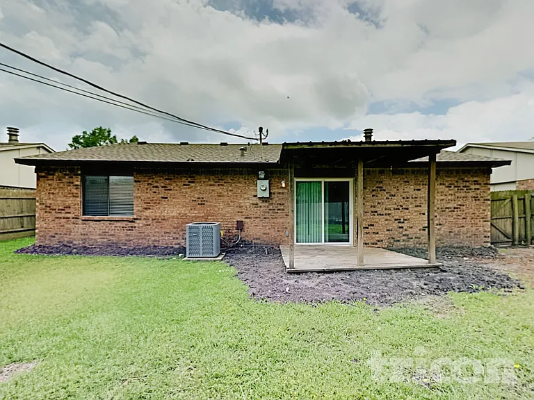 416 Forestwood Dr — Photo 18