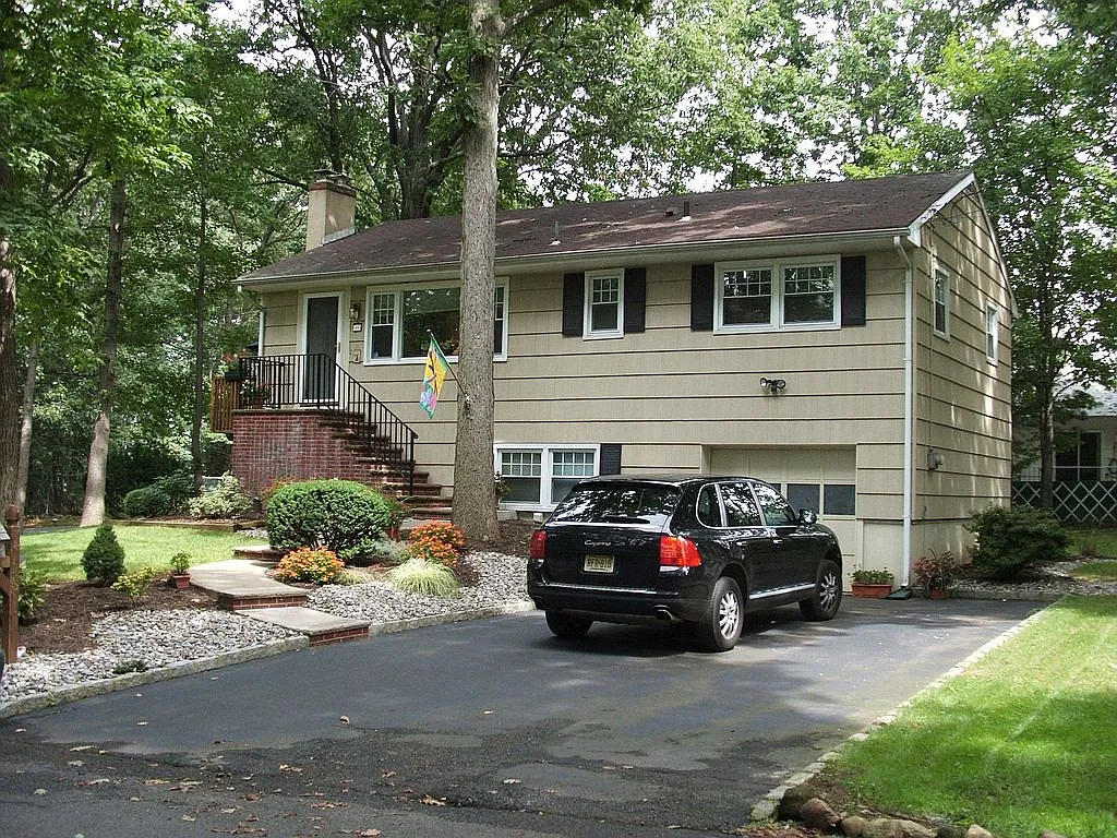 46 Milton Ave photo 1