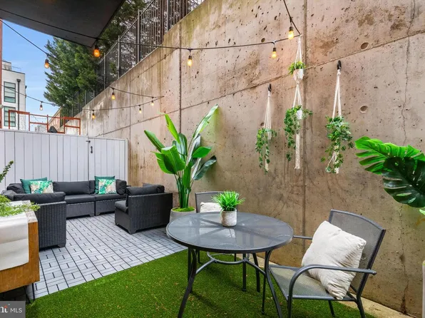 1412 Chapin St NW APT 5, Washington, DC 20009