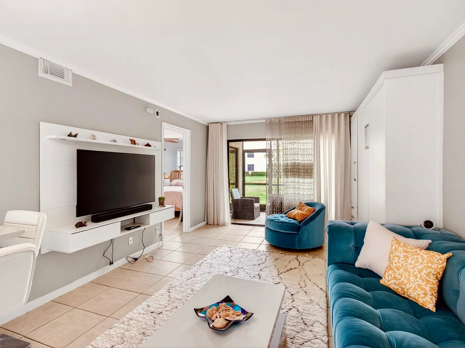 2 bed, 2.0 bath, 938 sqft, $2,600 — Photo 4