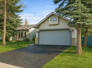 624 S Shawinigan Dr SW, Calgary, AB T2Y 2H4