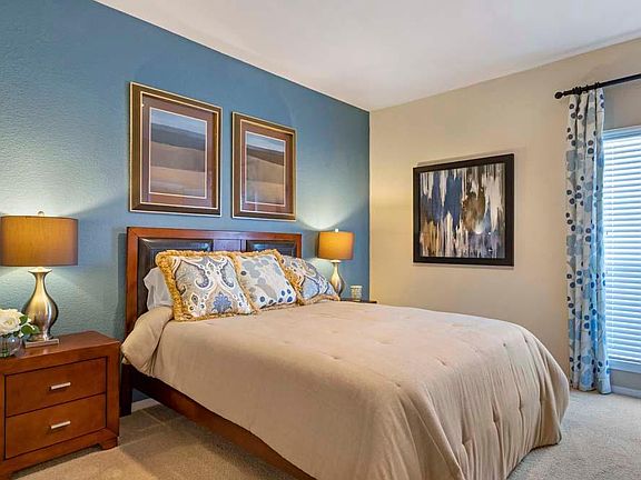 3rd image of 1700 Rivercrest Dr APT 1101