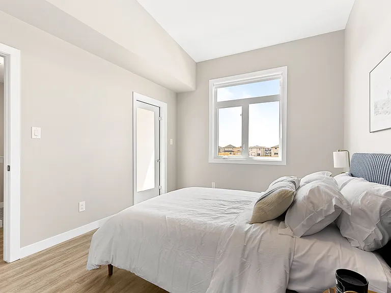 1650 Devonshire Dr W — Photo 36
